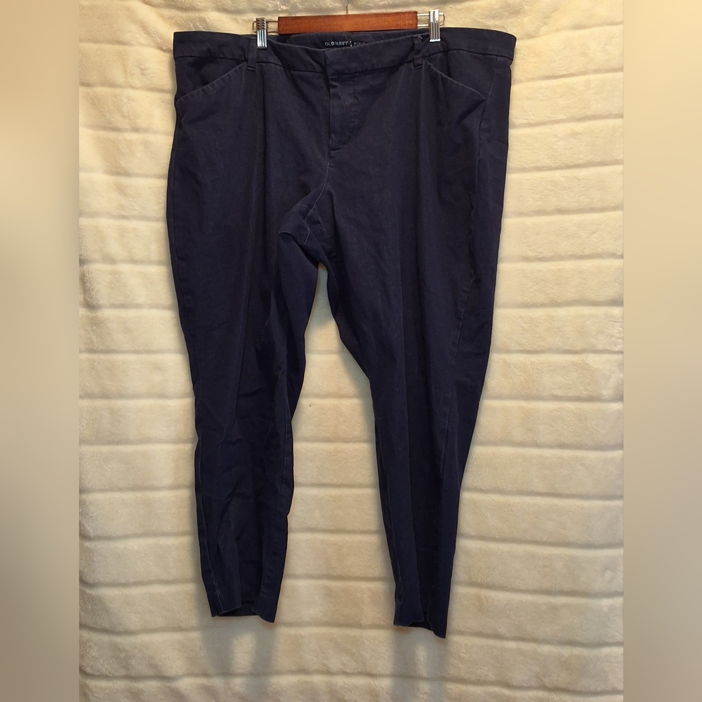 Old Navy Denim Pixie pants 24